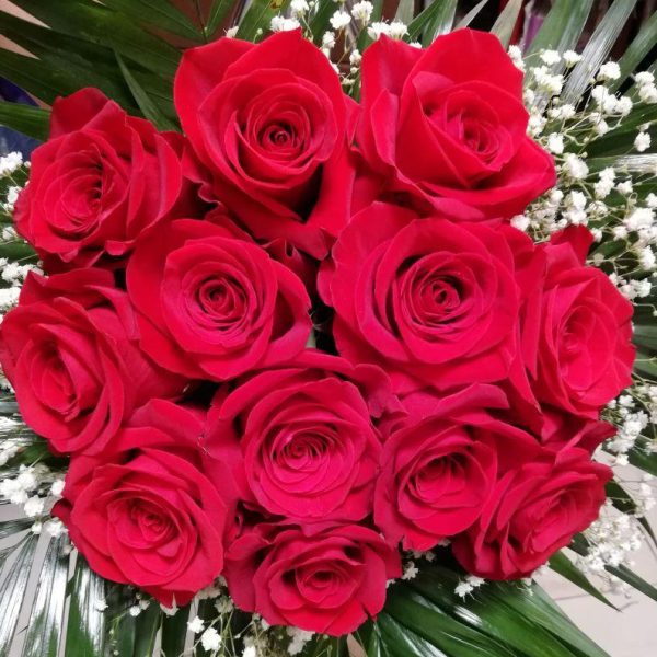 Ramo de rosas rojas impares