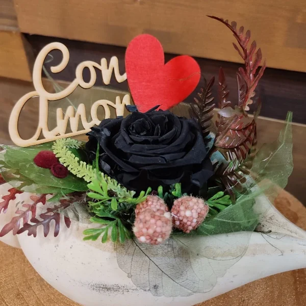 Caracola con rosa negra