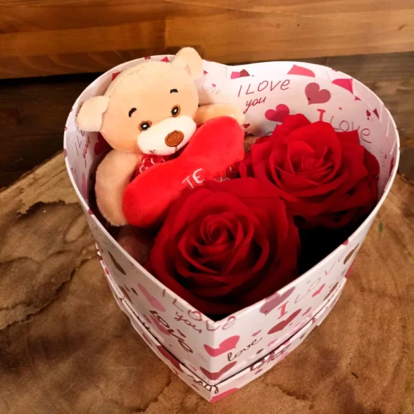 Caja corazón con dos rosas