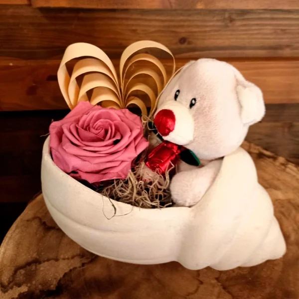 Caracola con oso y rosa